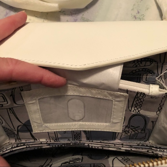 Vera Bradley Ultimate Leather crossbody - Picture 4 of 9